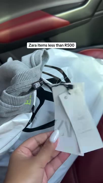 POV: you found the hidden gem for Zara, H&M, Mango & more without paying mall prices 😭🔥 @brandedwarehouse_centurion really got the international brands on lock. Designer vibes, plug prices 💅🏽✨ #HiddenGem #FashionPlug #ZaraFinds #BrandedWarehouse #Centurion 📹: @leeann.barnes